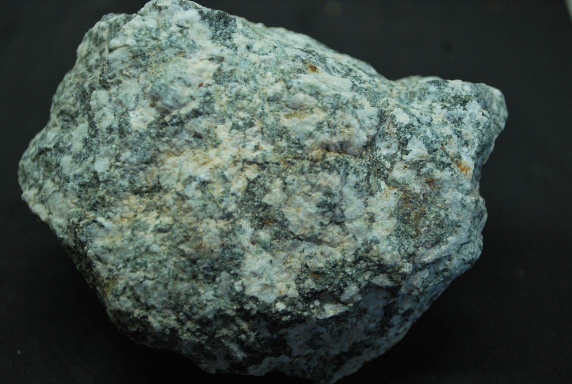 BLOC BRUT DE DIORITE ORBICULAIRE CORSE