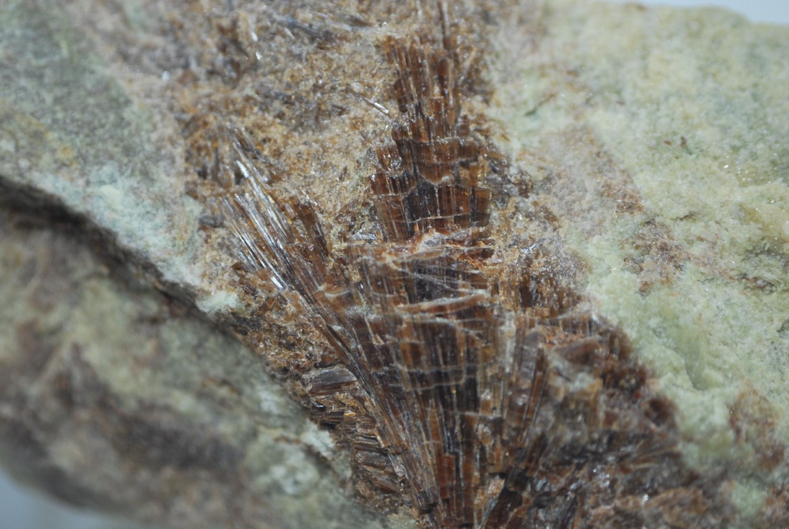 VESUVIANITE DE CORSE
